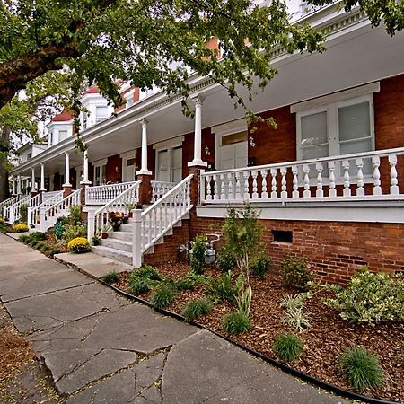 2 Bedroom Renovated Townhouse In Downtown Savannah Extérieur photo