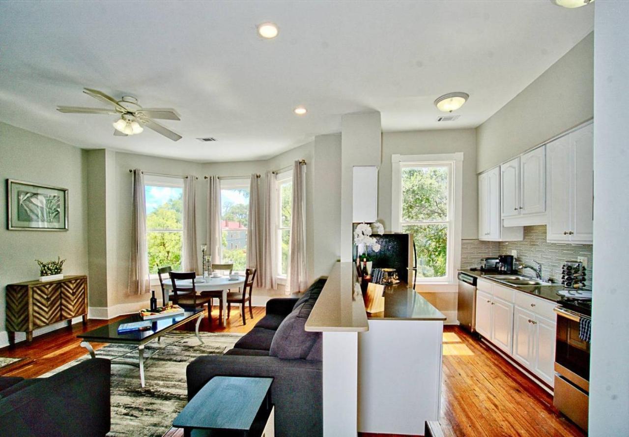 2 Bedroom Renovated Townhouse In Downtown Savannah Extérieur photo
