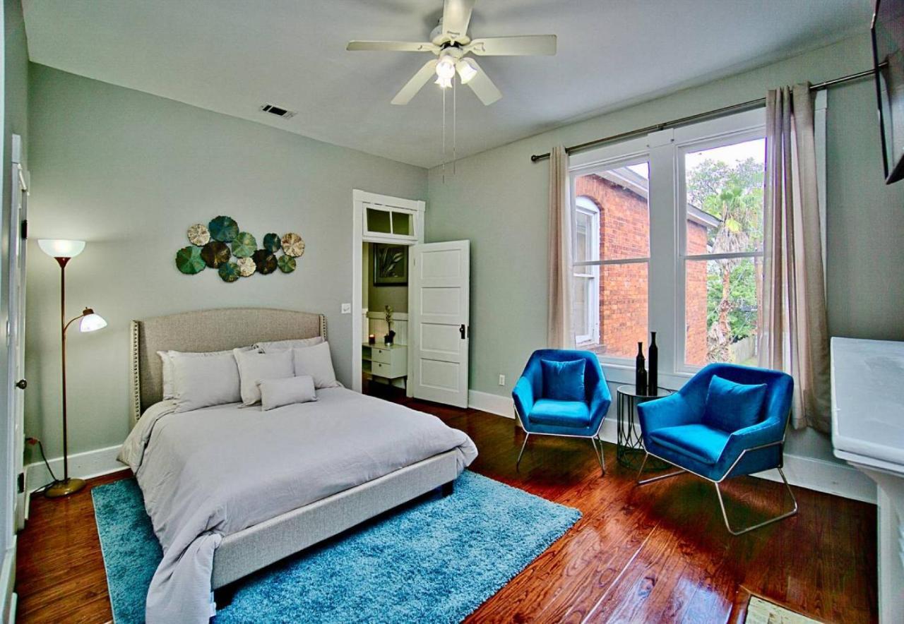 2 Bedroom Renovated Townhouse In Downtown Savannah Extérieur photo