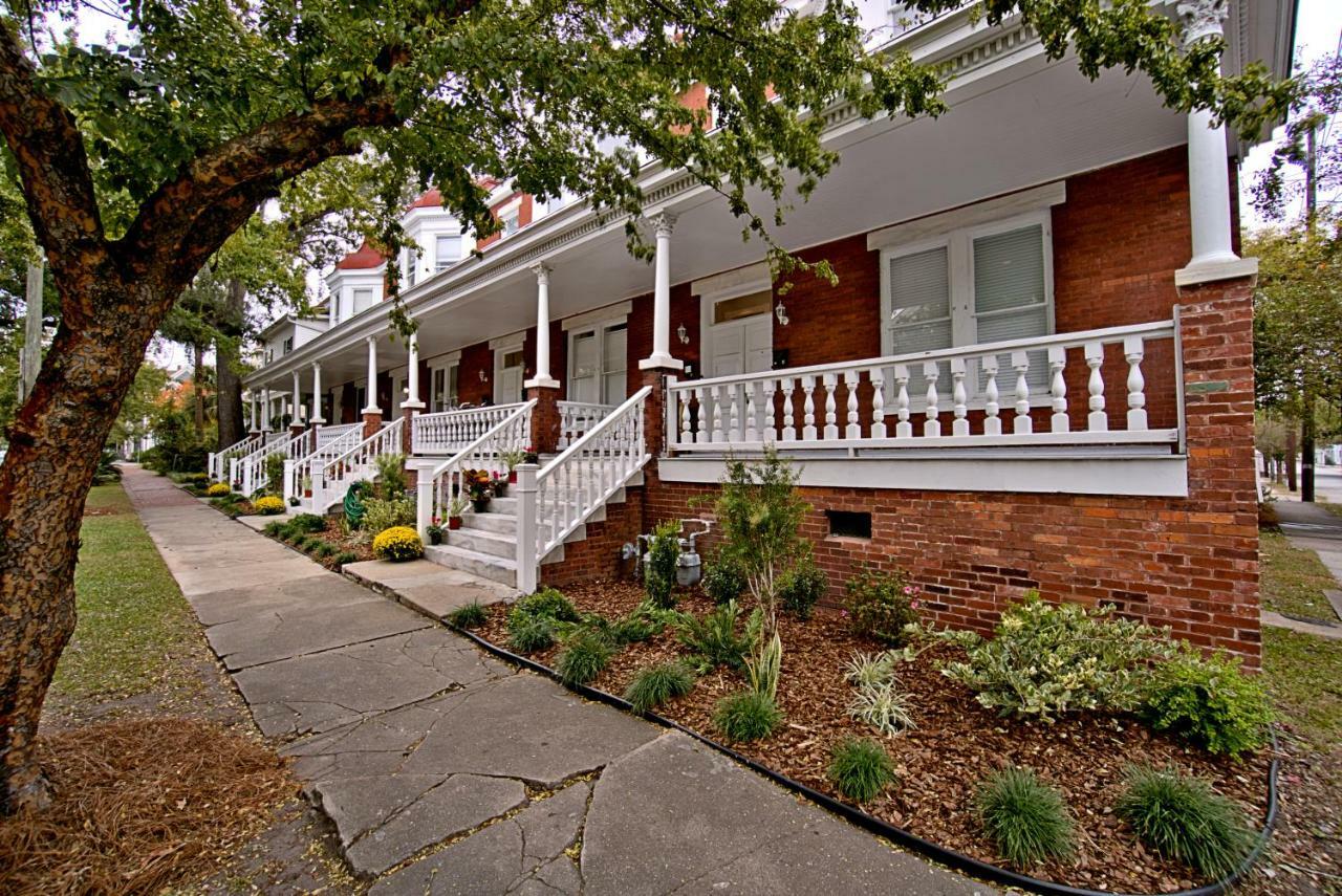2 Bedroom Renovated Townhouse In Downtown Savannah Extérieur photo